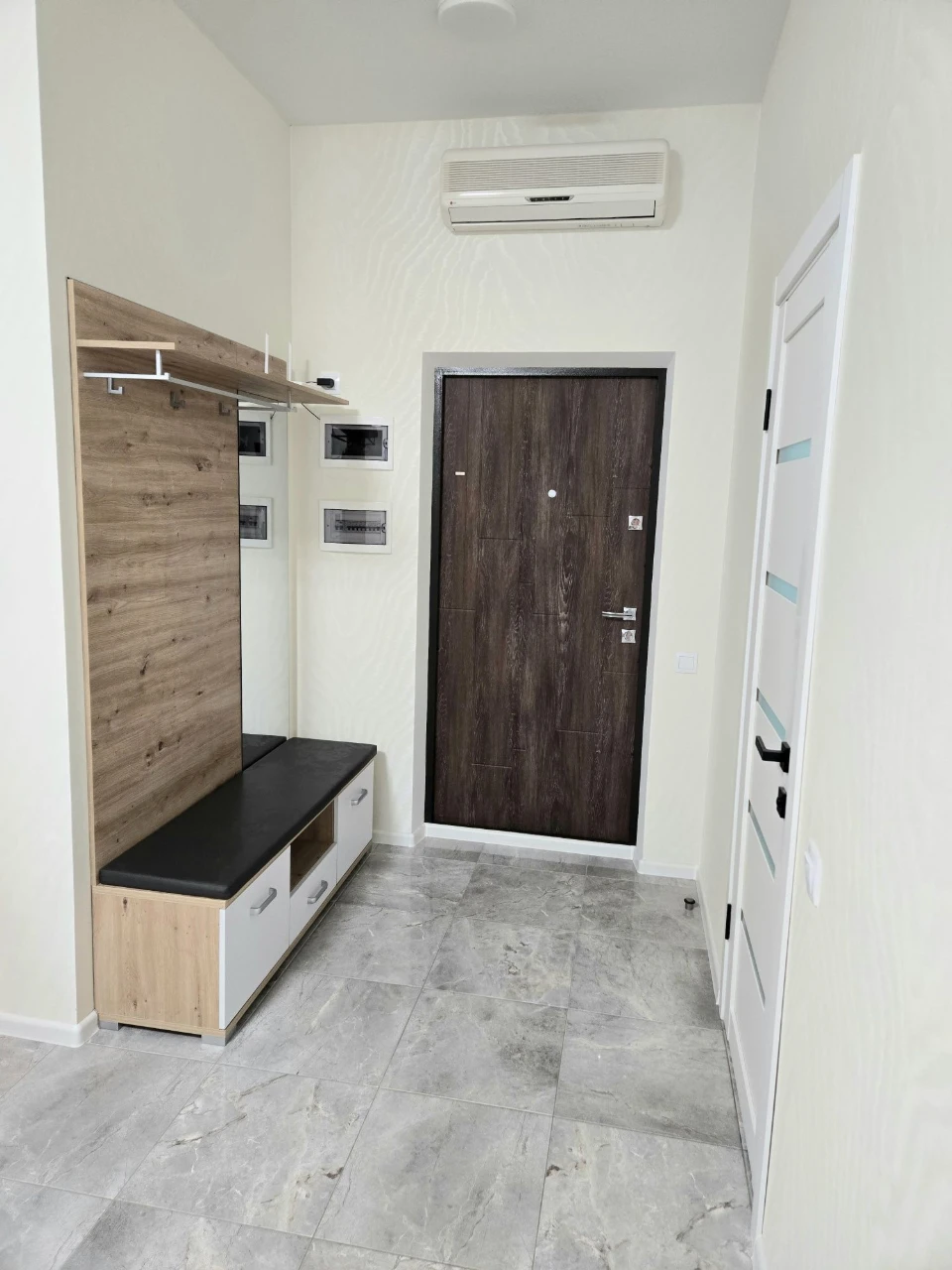 For Sale: Two-bedroom apartment in the Odysseys residential complex, Tairovo. Font