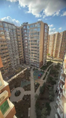 Продам простору квартиру в новобудові. ЄОселя, Ваучер, Серти