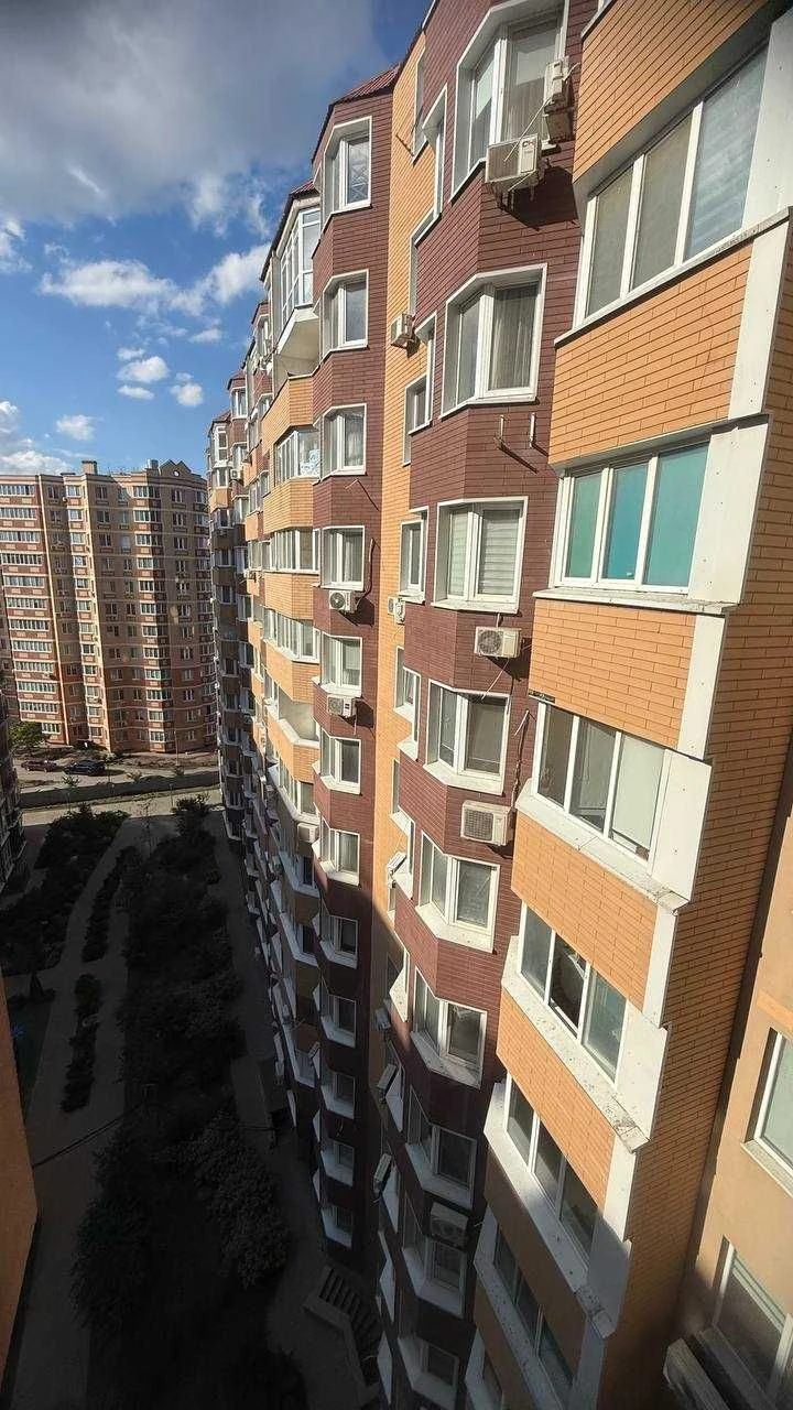 Продам простору квартиру в новобудові. ЄОселя, Ваучер, Серти