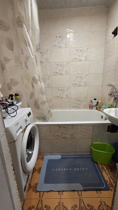 Продам 2 комнатную на Березинке. Левобережный.