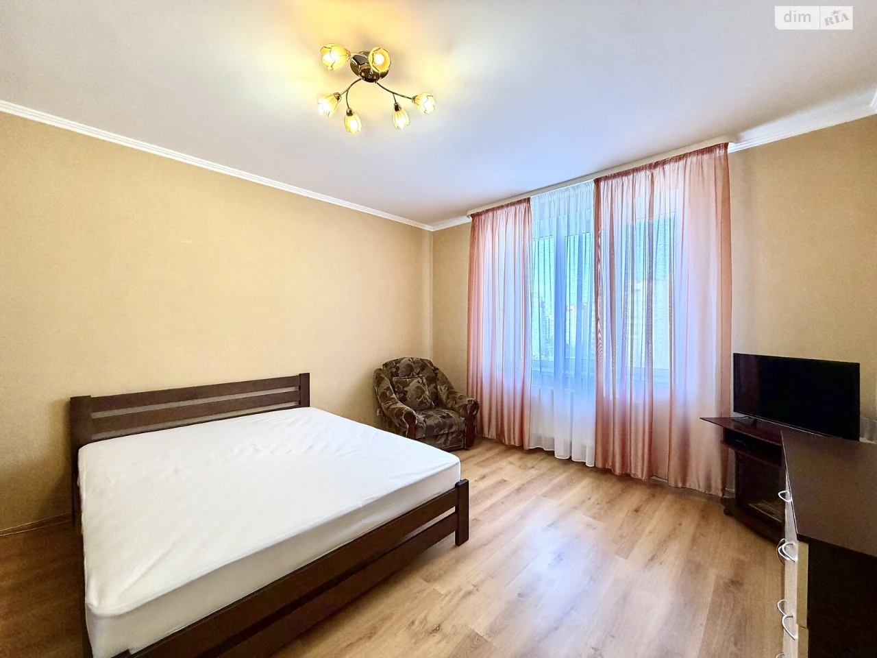 Long-Term Rental Apartment, Podil'