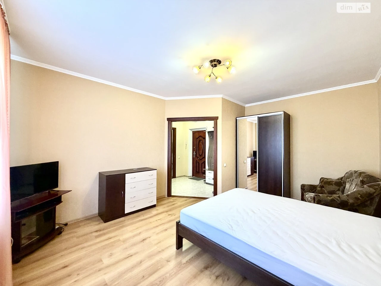 Long-Term Rental Apartment, Podil'