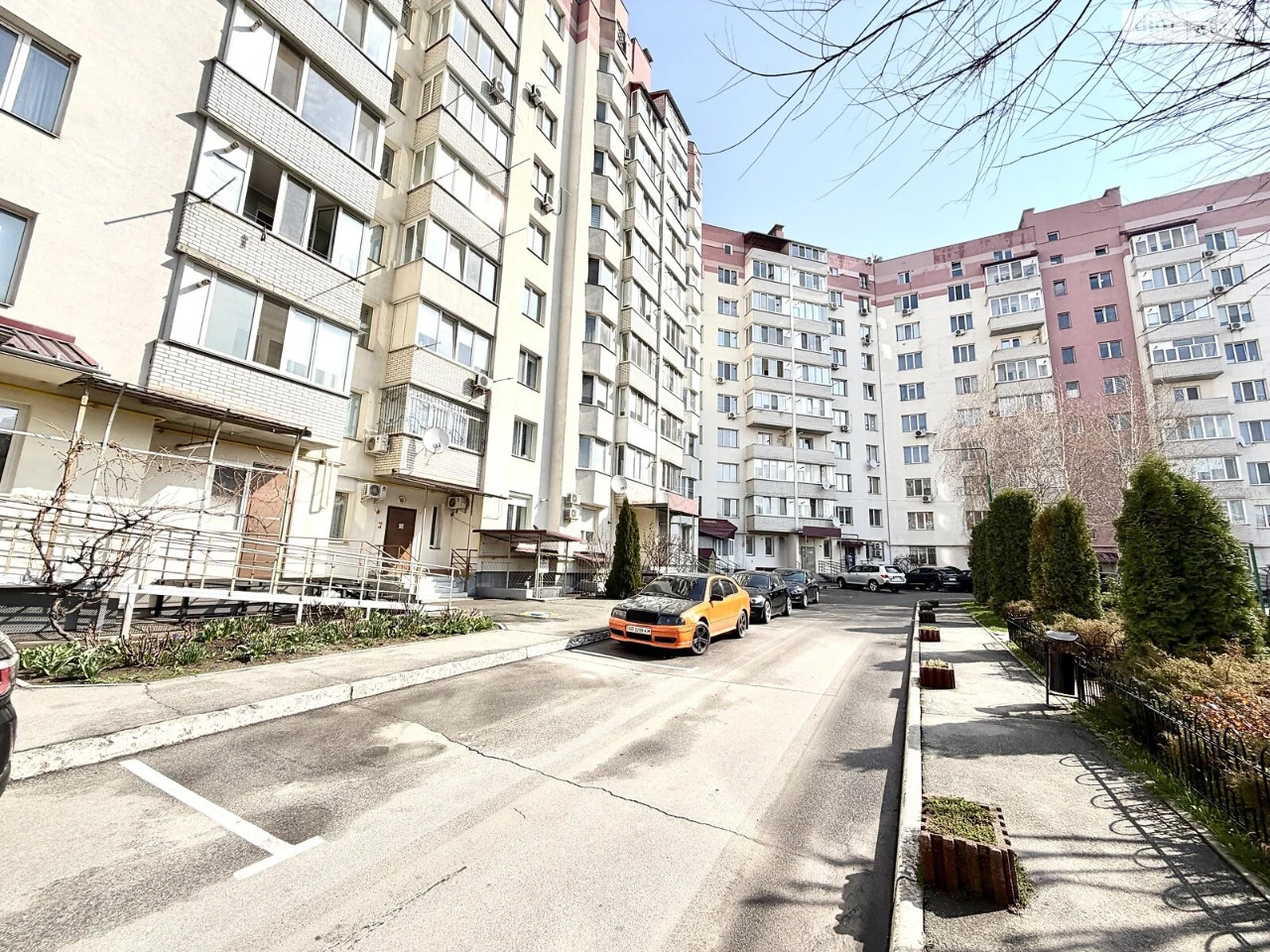 Long-Term Rental Apartment, Podil'