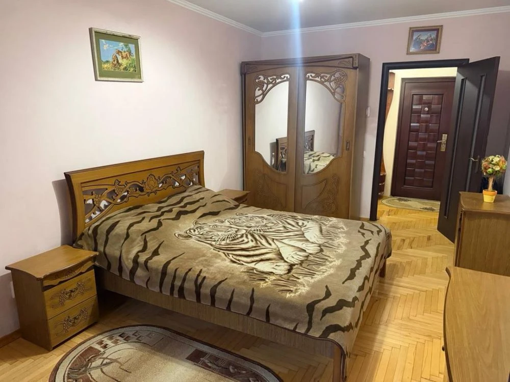 Sale of a 2-room apartment with renovation | Park Street
