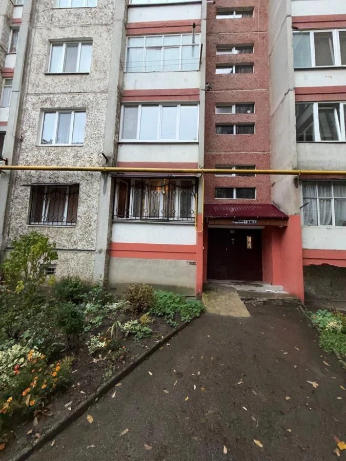 Sale of a 2-room apartment with renovation | Park Street