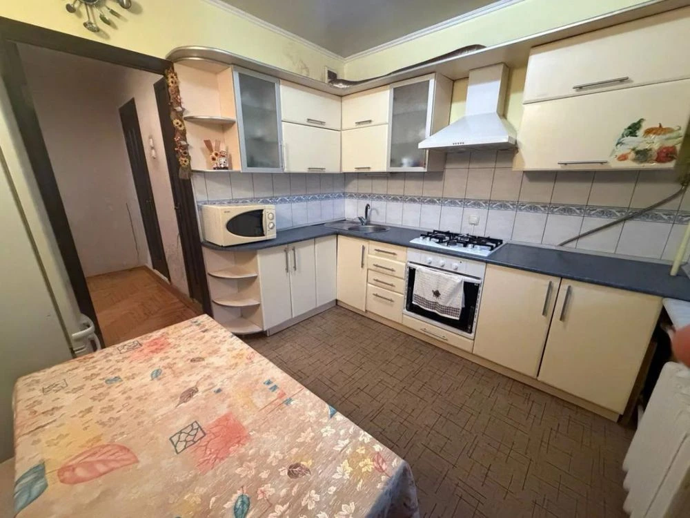 Sale of a 2-room apartment with renovation | Park Street