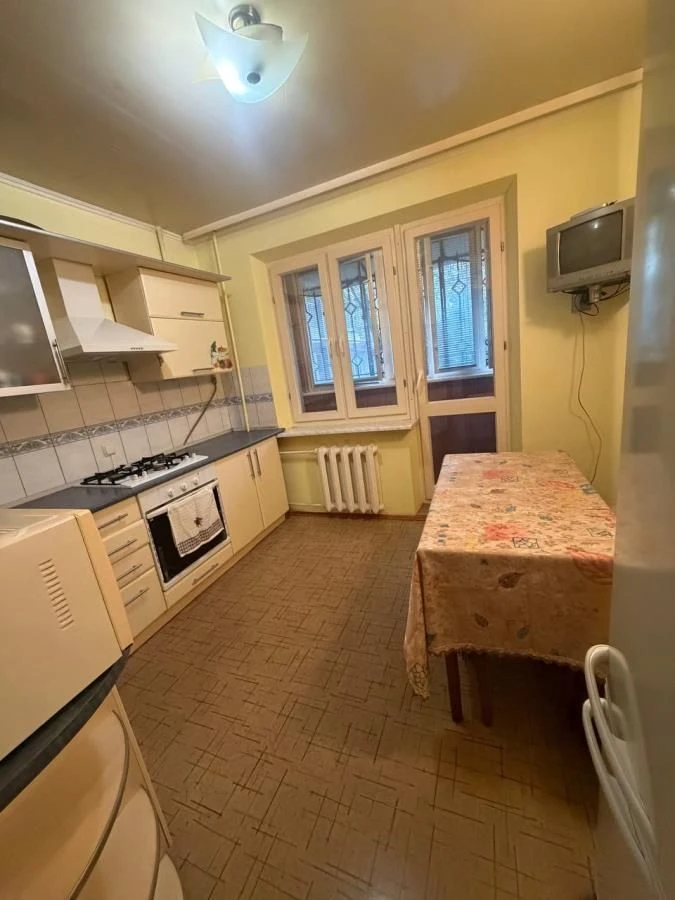 Sale of a 2-room apartment with renovation | Park Street
