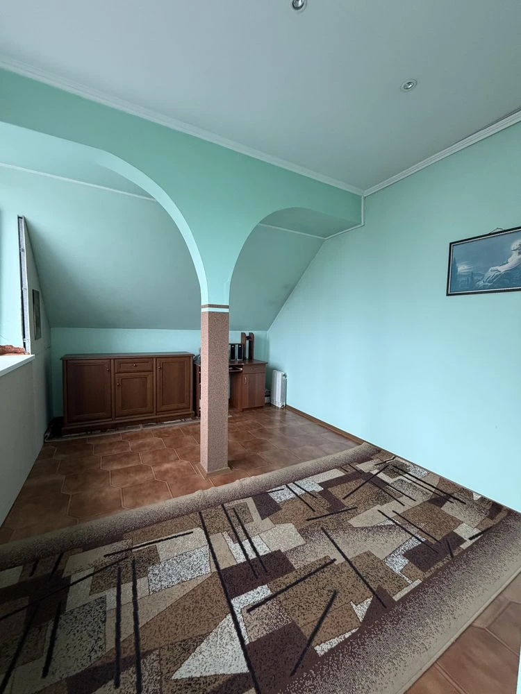 Продається простора 2-кімнатна квартира в новому будинку