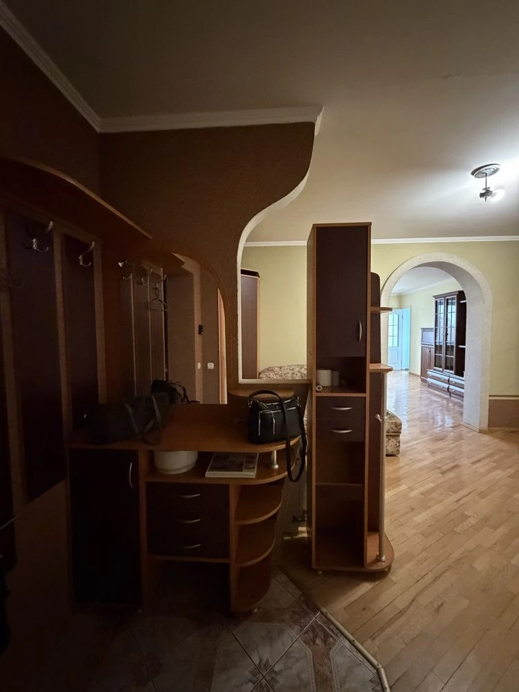 Продається простора 2-кімнатна квартира в новому будинку