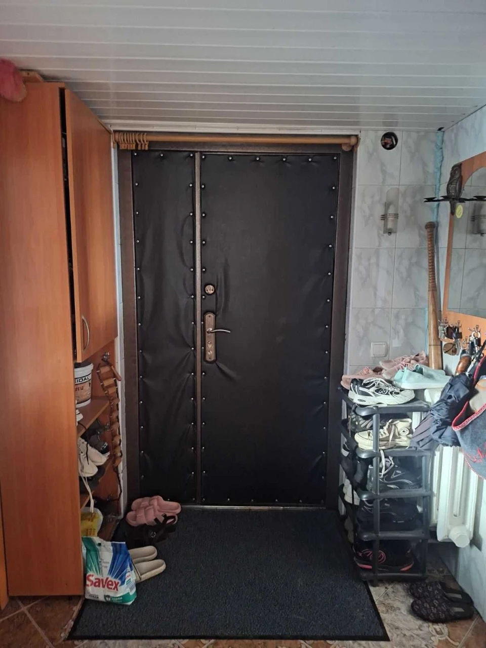 Продаж будинку, Крутий Берег