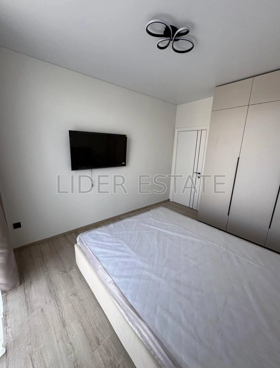 Sale of a 1.5-room apartment 41 sq m | Uzhgorod | Bozdoș