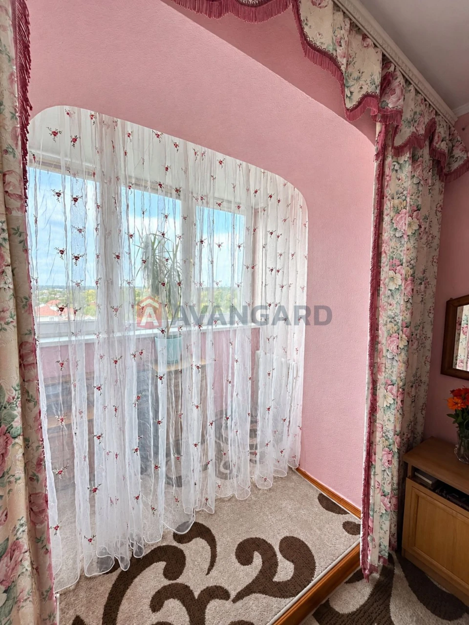 Spacious 3-bedroom apartment for sale! Renovated