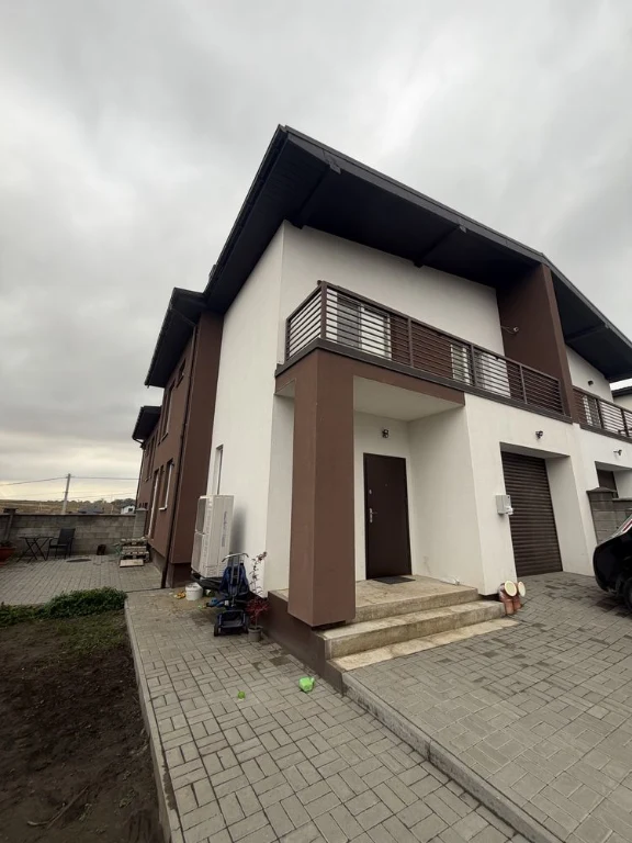 Sale of cottage at a good price. 90% renovation