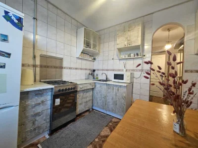 Apartment. Voloska St., Podil, Kyiv