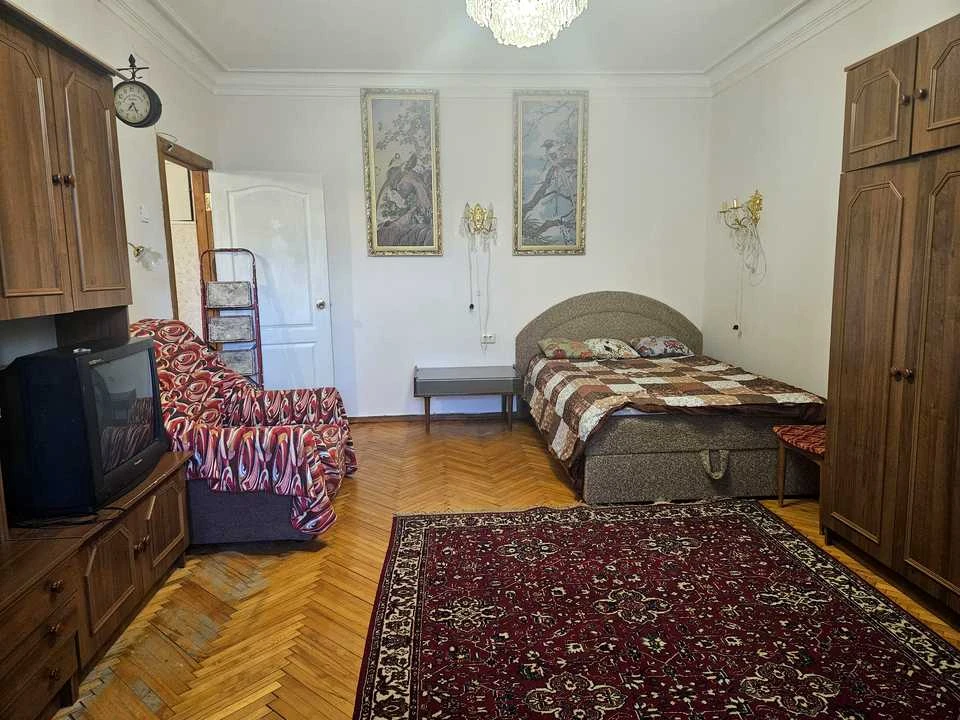 Apartment. Voloska St., Podil, Kyiv