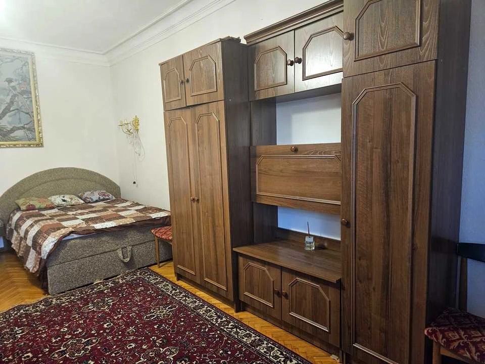Apartment. Voloska St., Podil, Kyiv