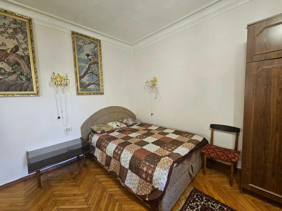 Apartment. Voloska St., Podil, Kyiv