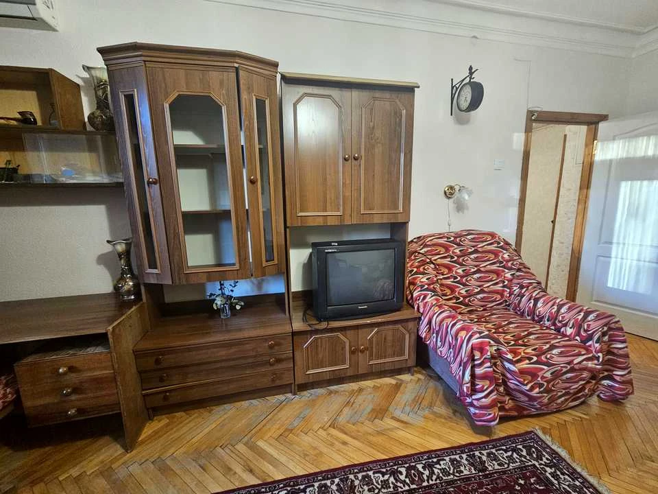 Apartment. Voloska St., Podil, Kyiv