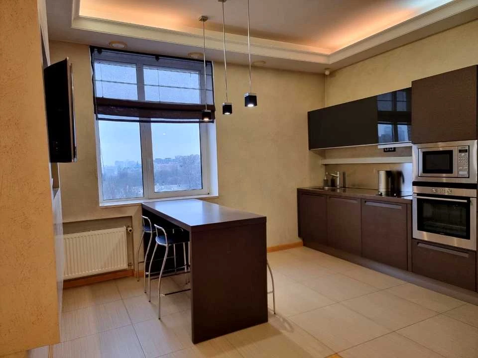 Квартира. Киев, бульвар Леси Украинки