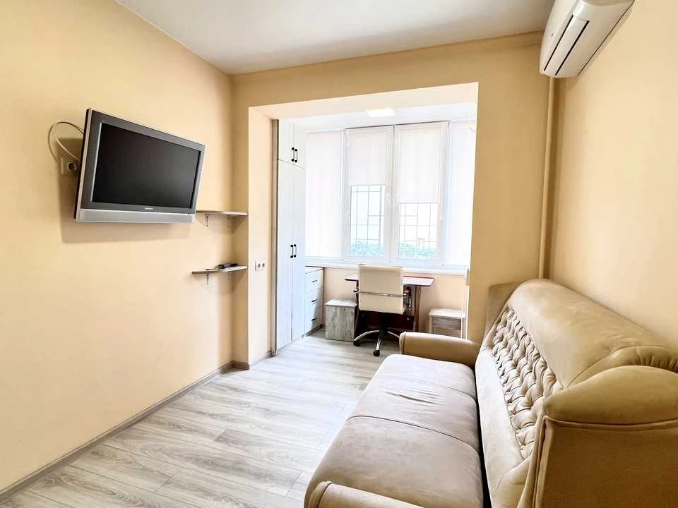 Apartment. Ruzhynska st., Kyiv