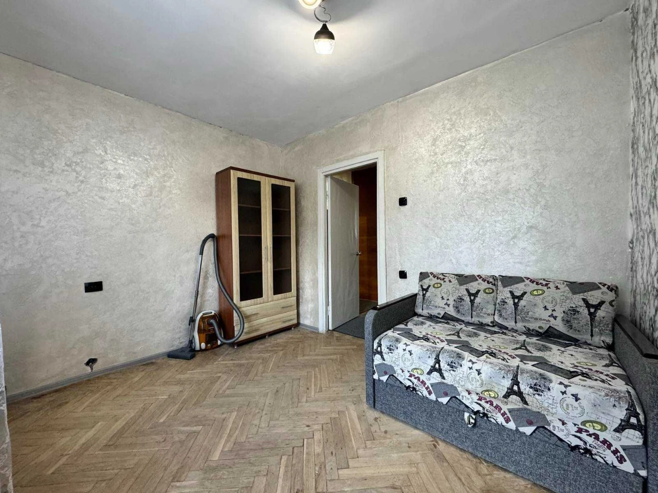 Sale of a 3-room apartment on Ch. Kalina street