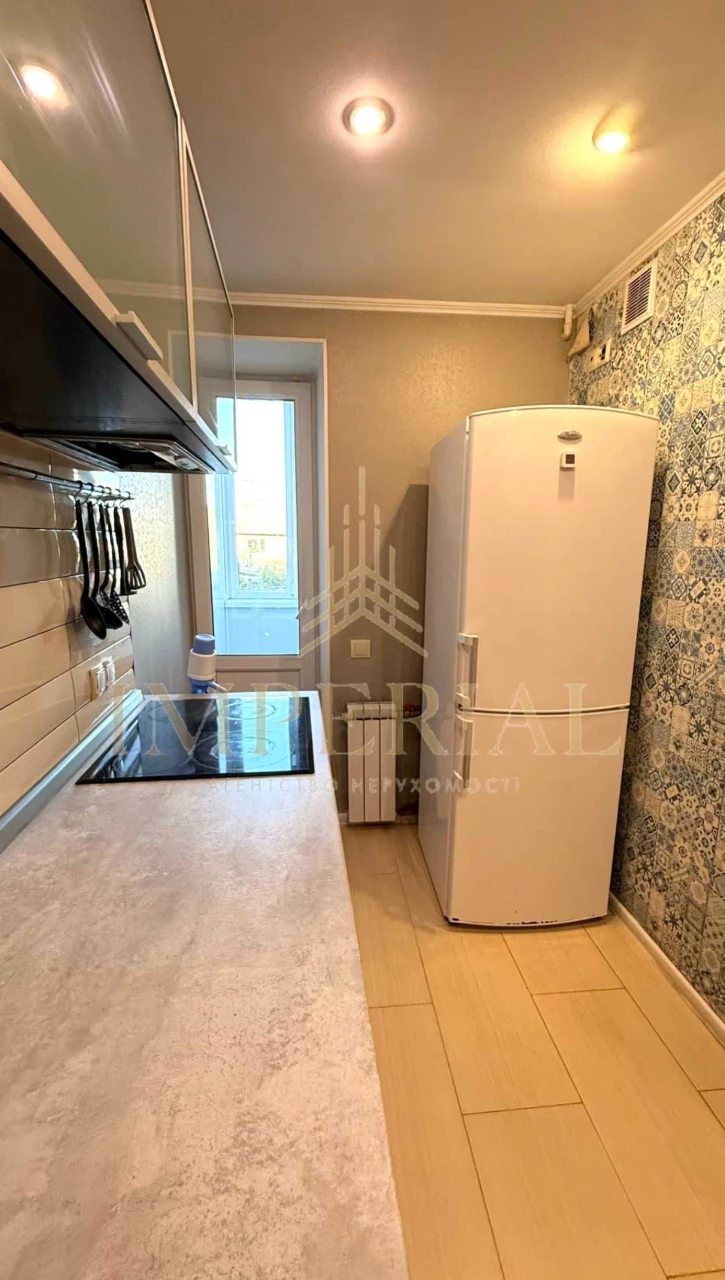 Tashentskaya vul., 33/ Sale of apartment / Kyiv, Darnitsky district
