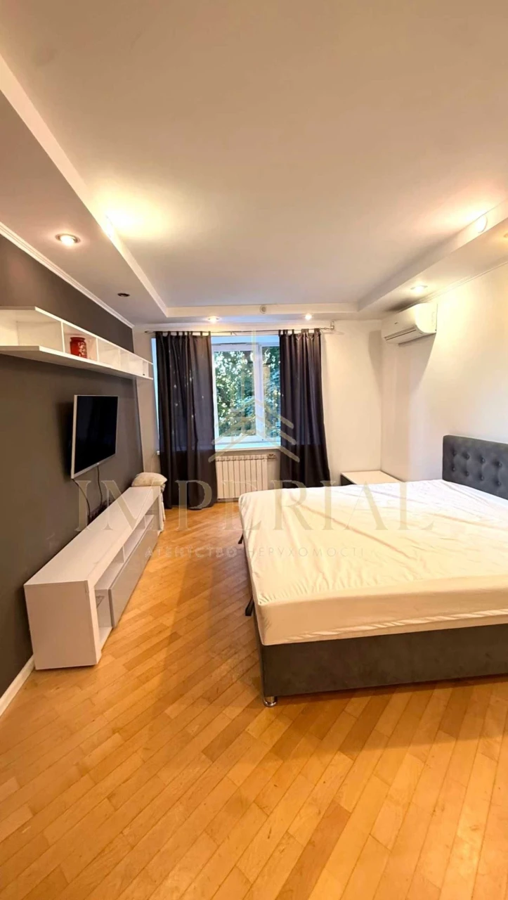Tashentskaya vul., 33/ Sale of apartment / Kyiv, Darnitsky district