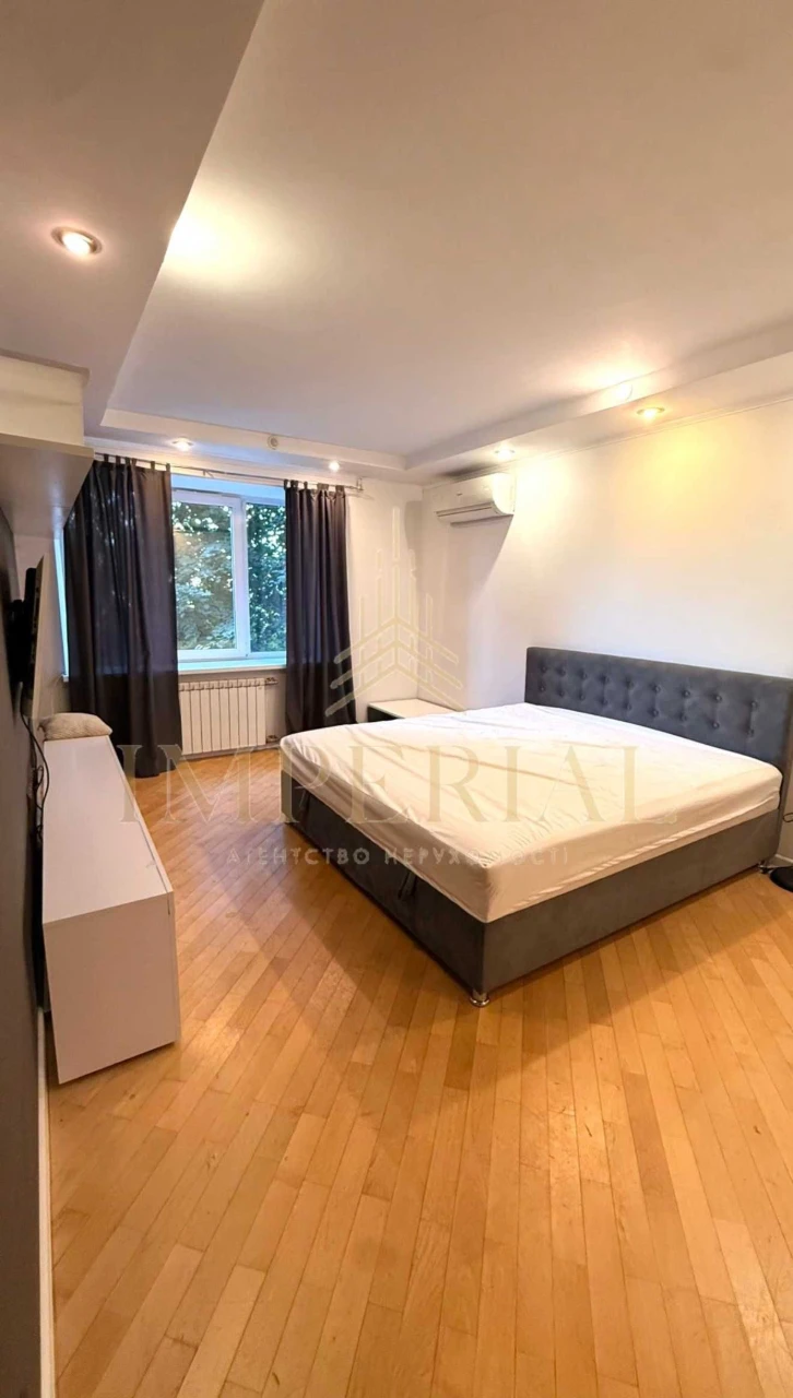 Tashentskaya vul., 33/ Sale of apartment / Kyiv, Darnitsky district