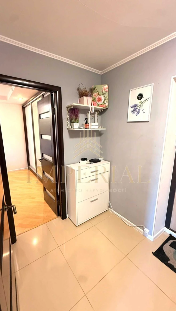 Tashentskaya vul., 33/ Sale of apartment / Kyiv, Darnitsky district