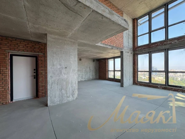 Sale of a Penthouse 191 sq.m. in the Maxima Residence Complex
