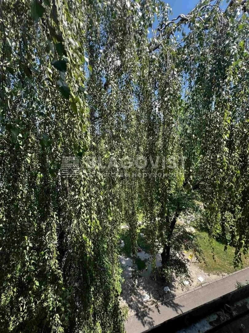 2-bedroom apartment for sale in Sviatoshyn district