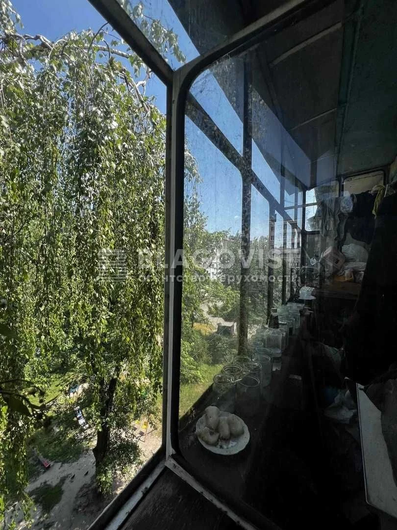 2-bedroom apartment for sale in Sviatoshyn district