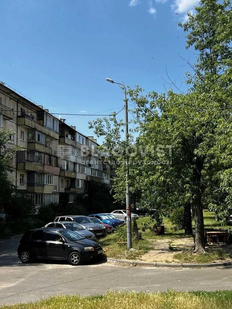 2-bedroom apartment for sale in Sviatoshyn district