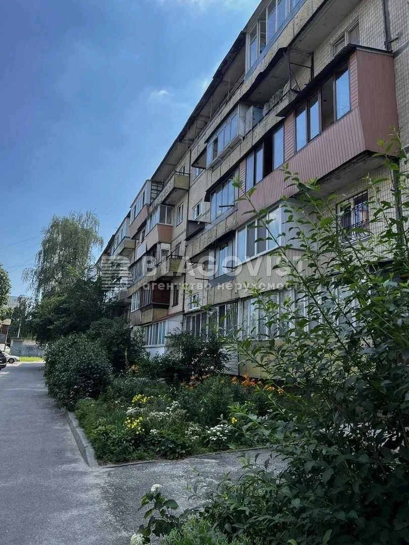 2-bedroom apartment for sale in Sviatoshyn district