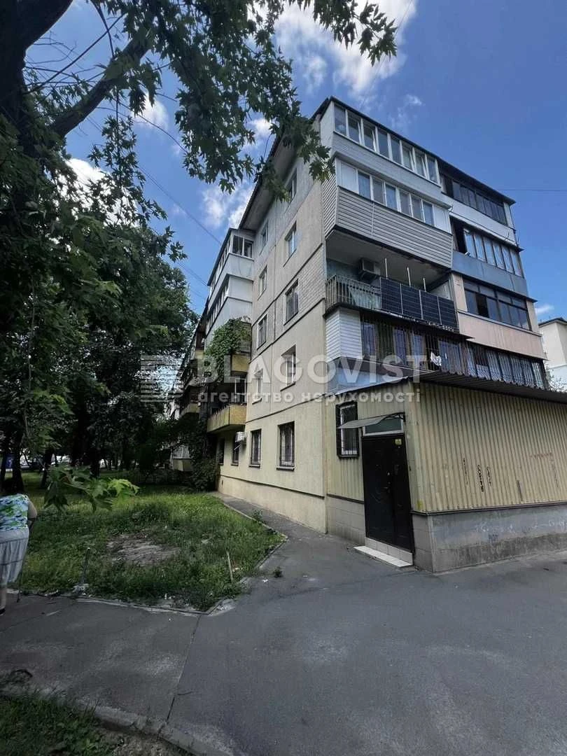 2-bedroom apartment for sale in Sviatoshyn district