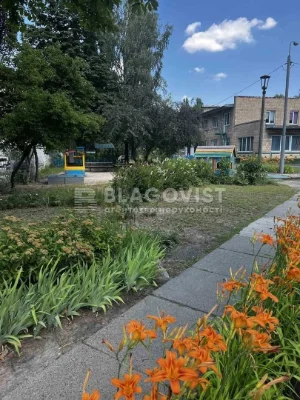 2-bedroom apartment for sale in Sviatoshyn district