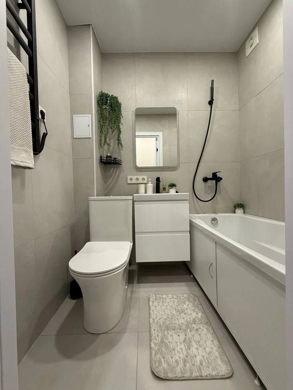 For Sale: 1-bedroom apartment in a great location with a complete renovation.