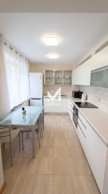 Продам тёплую 4к квартиру на Алексеевке, возле метро, мебель