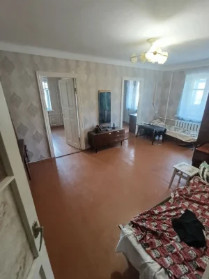 Продается квартира с тремя комнатами, Вокзальная