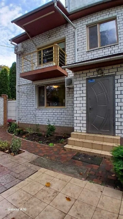 Two-level apartment with land in the city of Chernomorsk.