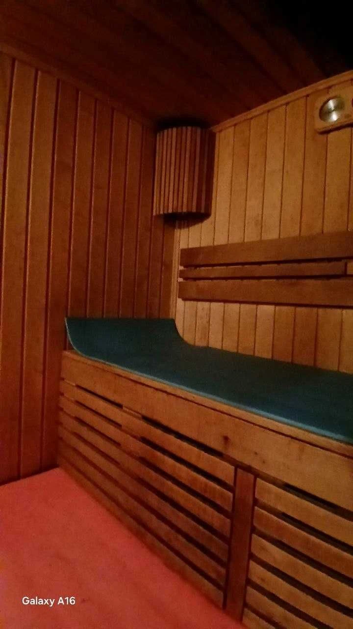 Продается двухэтажная квартира с участком в городе Чорноморск.