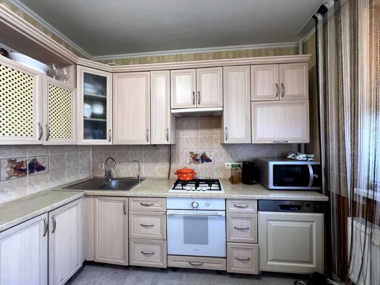Apartment. Vynnyky (Lviv), Volodymyr Iasiuk Street