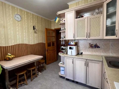 Apartment. Vynnyky (Lviv), Volodymyr Iasiuk Street