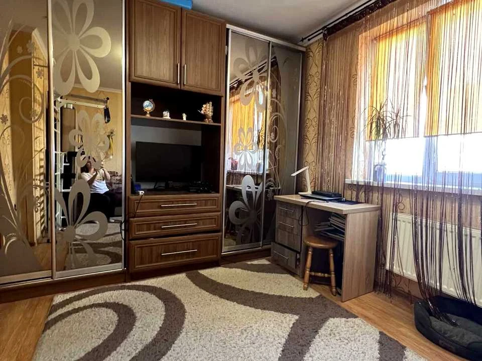 Apartment. Vynnyky (Lviv), Volodymyr Iasiuk Street