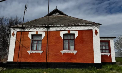 House for sale with a large plot of land in