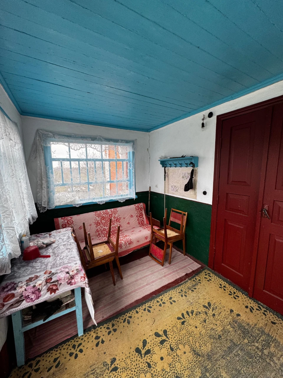 House for sale with a large plot of land in