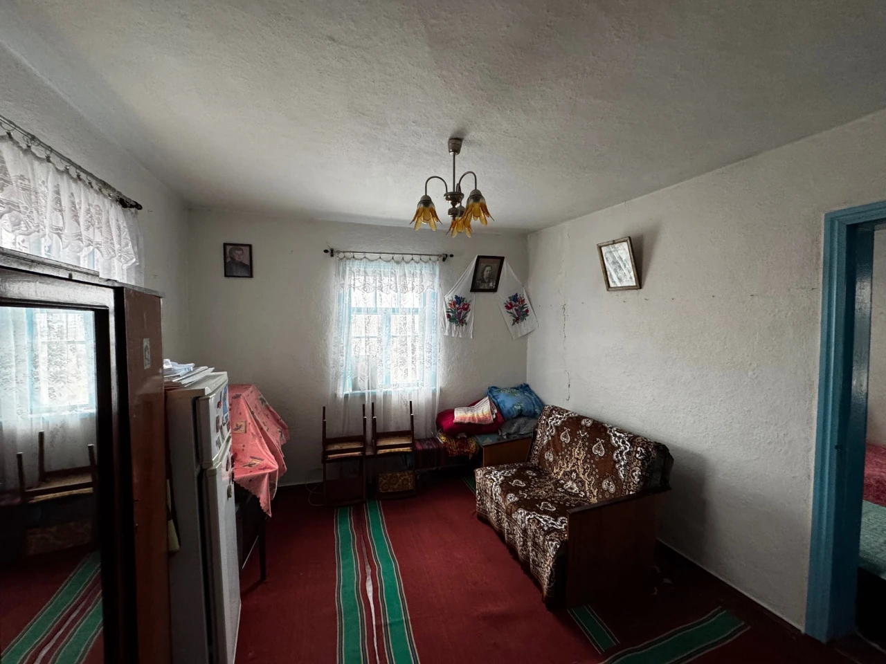 House for sale with a large plot of land in
