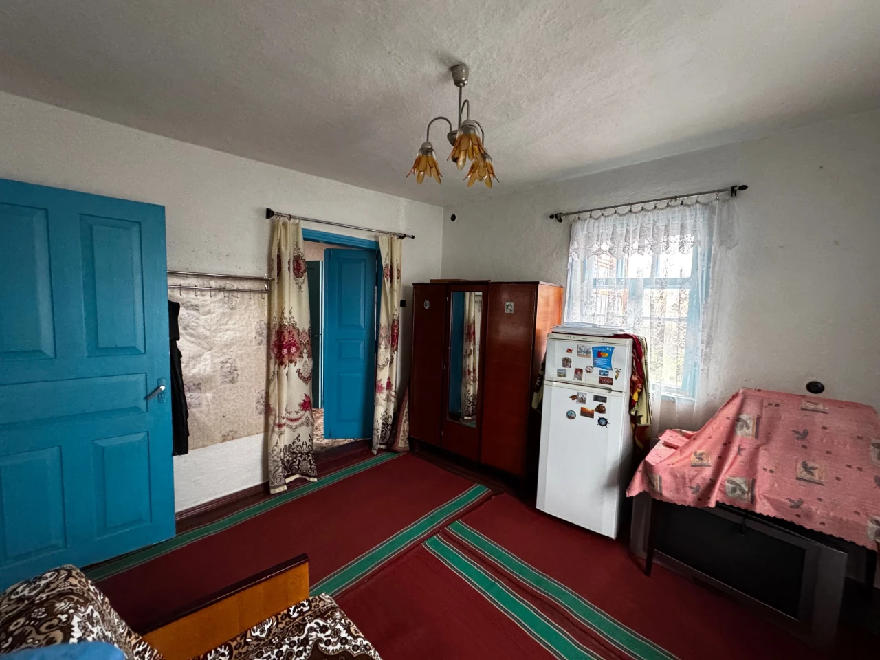 House for sale with a large plot of land in