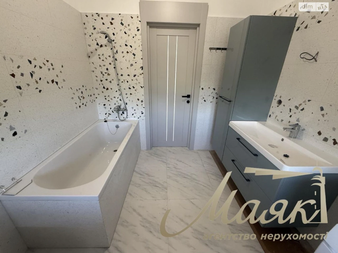 Довгострокова Оренда Будинок, Караваєві Дачі