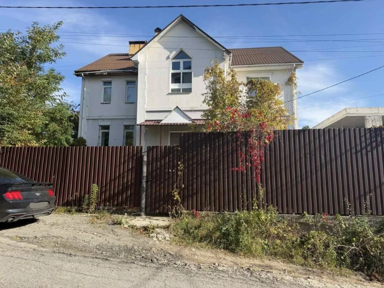 Продаж будинку 200 кв.м. вул. Сирецька, Київ (Подільський район)